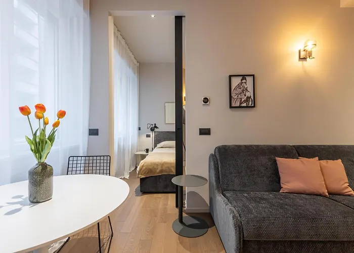 Gioia-centrale Bilocale Elegante E Luminoso Apartament